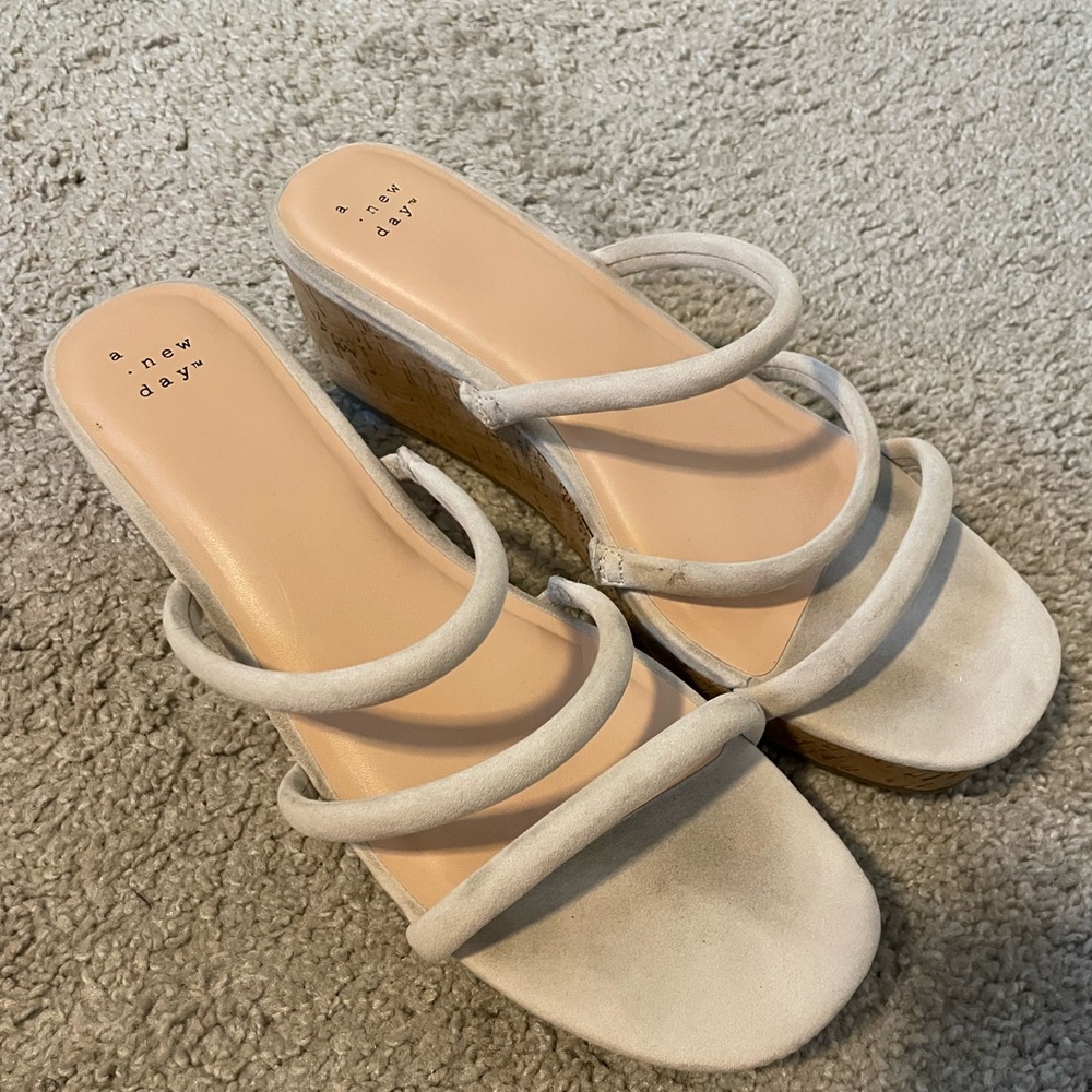 Gently used wedges